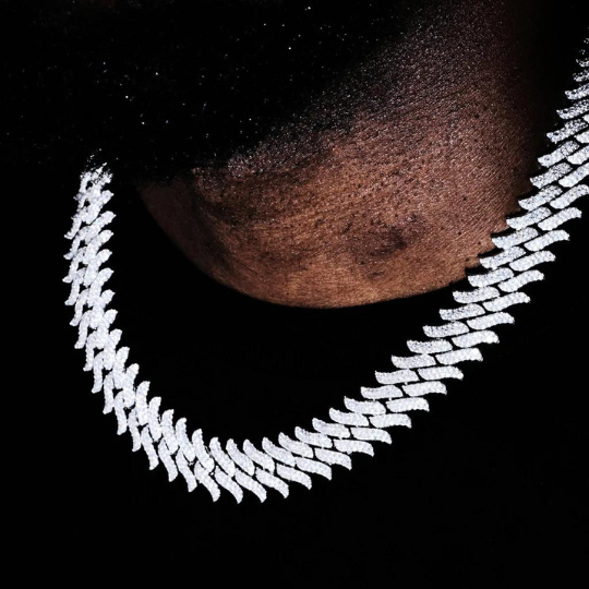 SPIKED ICED CUBAN CHAIN 20MM