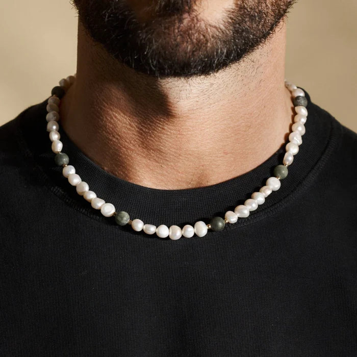 FOREST GREEN - REAL PEARL NECKLACE