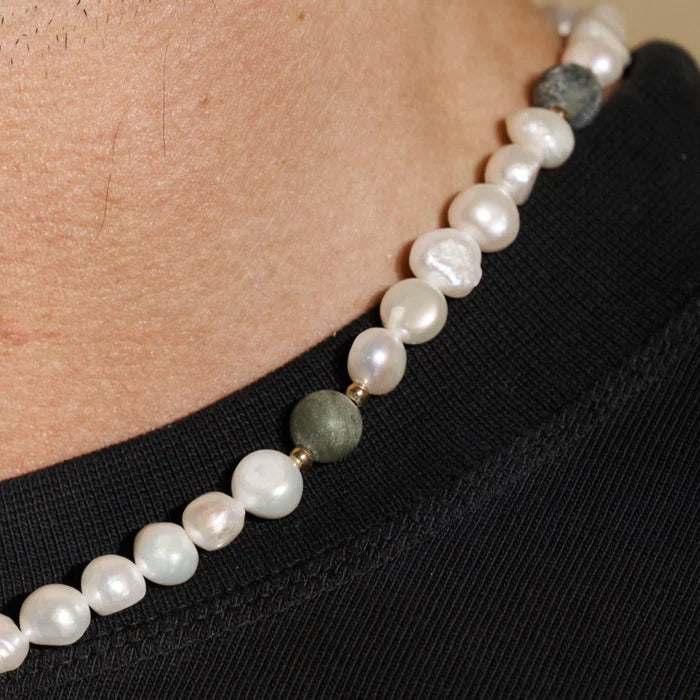 FOREST GREEN - REAL PEARL NECKLACE