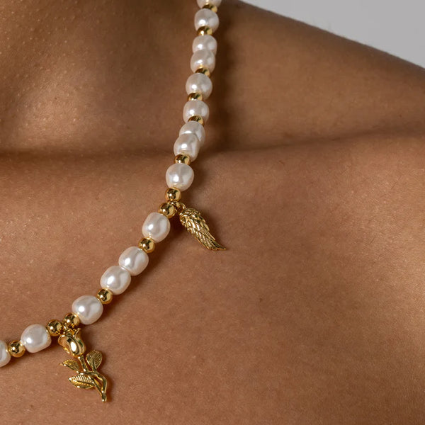 WINGS & ROSES BEADED PEARL NECKLACE - GOLD