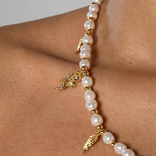 WINGS & ROSES BEADED PEARL NECKLACE - GOLD