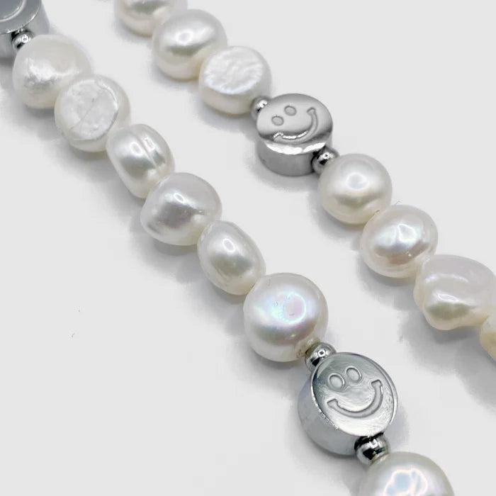 SMILEY REAL PEARL NECKLACE (SILVER)