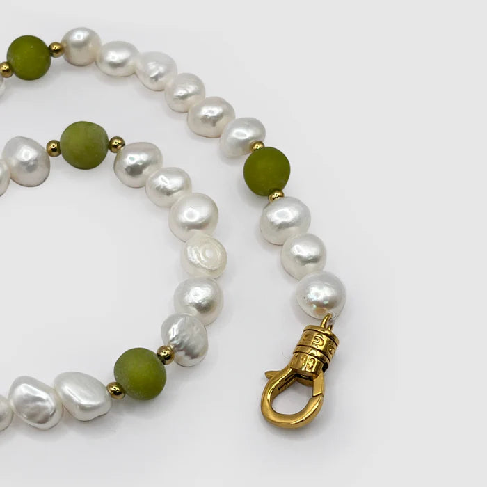 FOREST GREEN - REAL PEARL NECKLACE