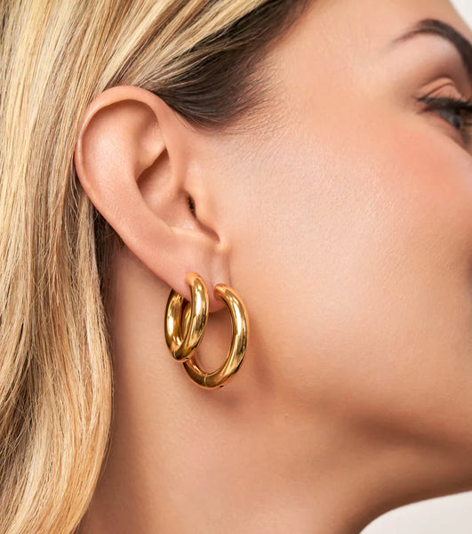 Large Chunky Huggie Hoop Earrings (Gold)