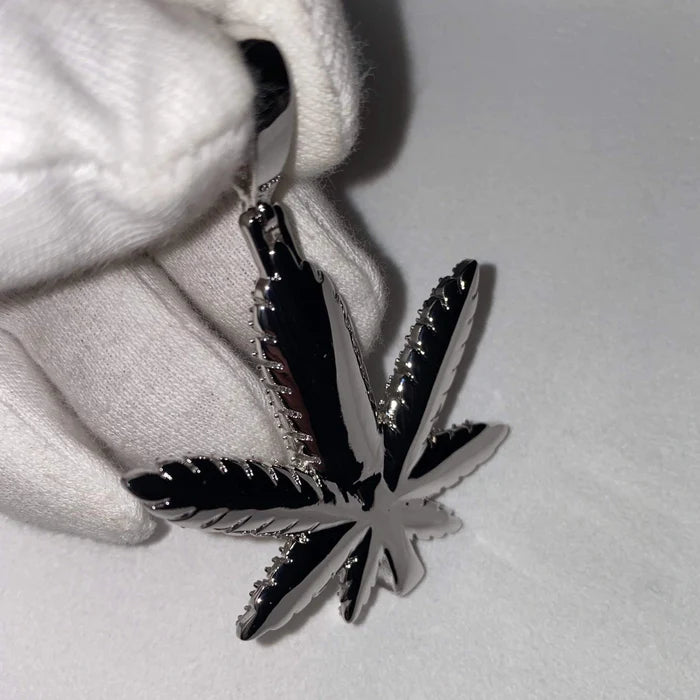 LEAF PENDANT - WHITE GOLD