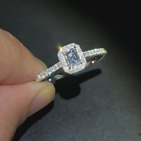 18k Gold Halo Diamond Engagement Ring