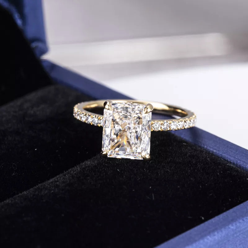 Gold Radiant Cut 2.23Ct Diamond Solitary Ring