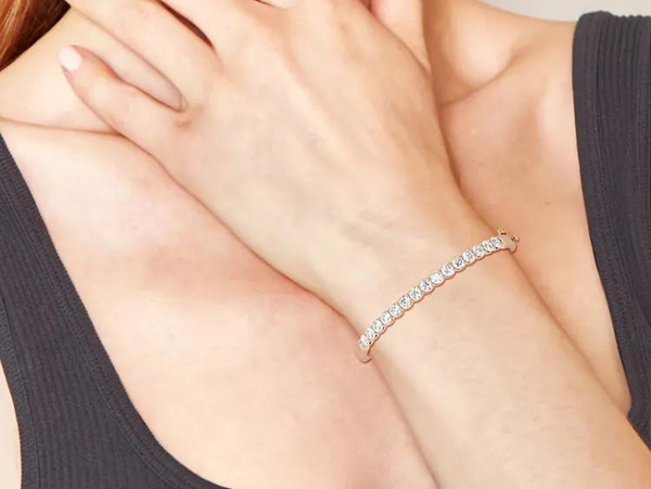 Elegant Round Brilliant Cut Diamond Bracelet