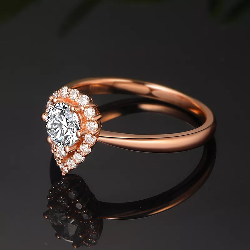 18k Gold Pear Halo Lab Grown Diamond Engagement Ring