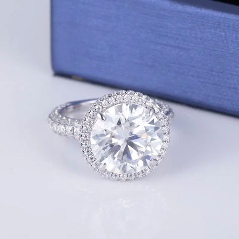 Round Cut Moissanite Dainty Ring