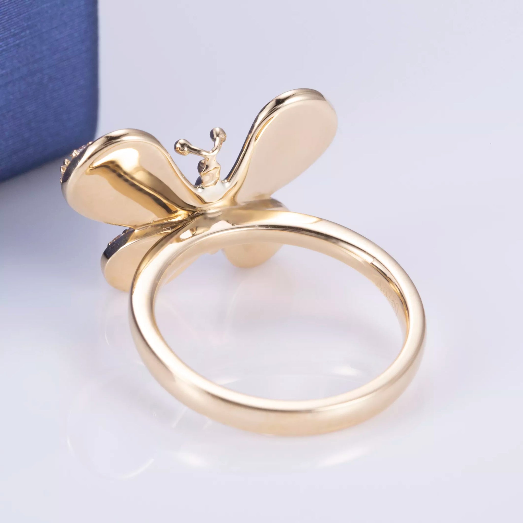 Butterfly Shape 18k Yellow Gold Engagement Ring