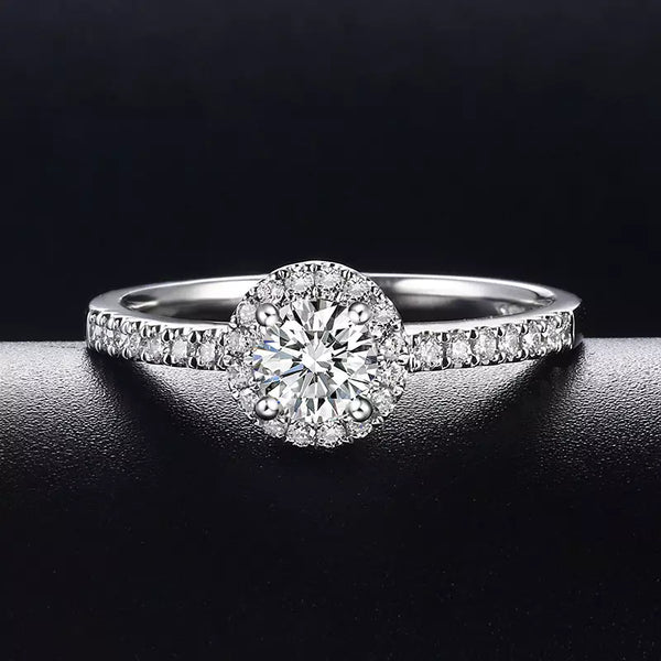 Round Cut Diamond Engagement Ring