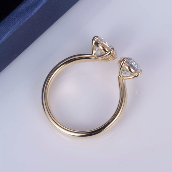 1ct Pear 1ct Round Toi et Moi Diamond Ring