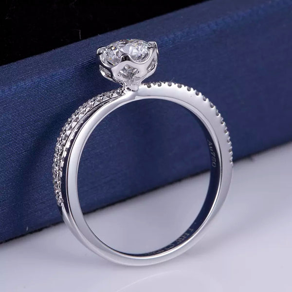 18k White Gold Elegant Solitaire Diamond Engagement Ring