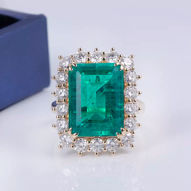 Gold Fashion Emerald Halo Ring