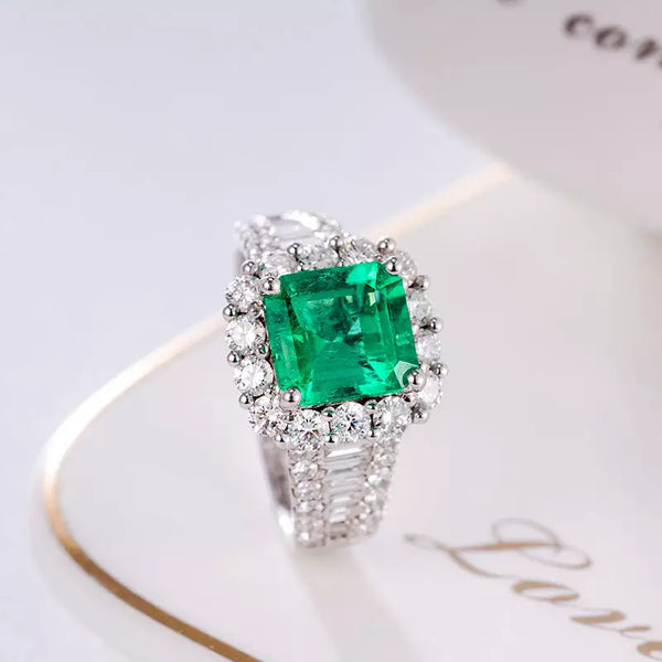 Vintage Natural Emerald Diamond Gemstone 18k Gold Ring