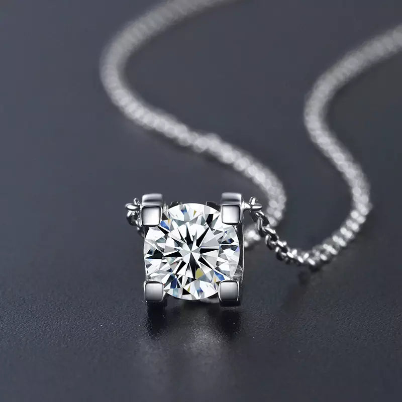 Round Cut Diamond Necklace 18K White Gold