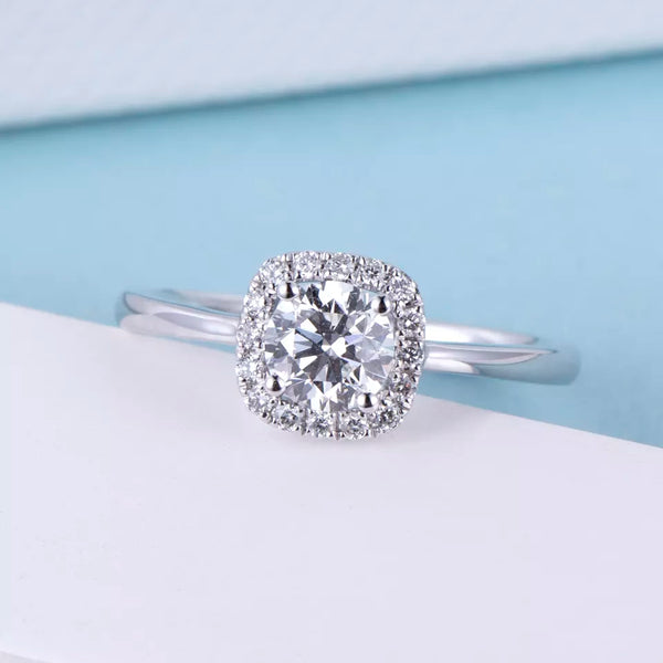 Round Cut Diamond Halo Engagement Ring