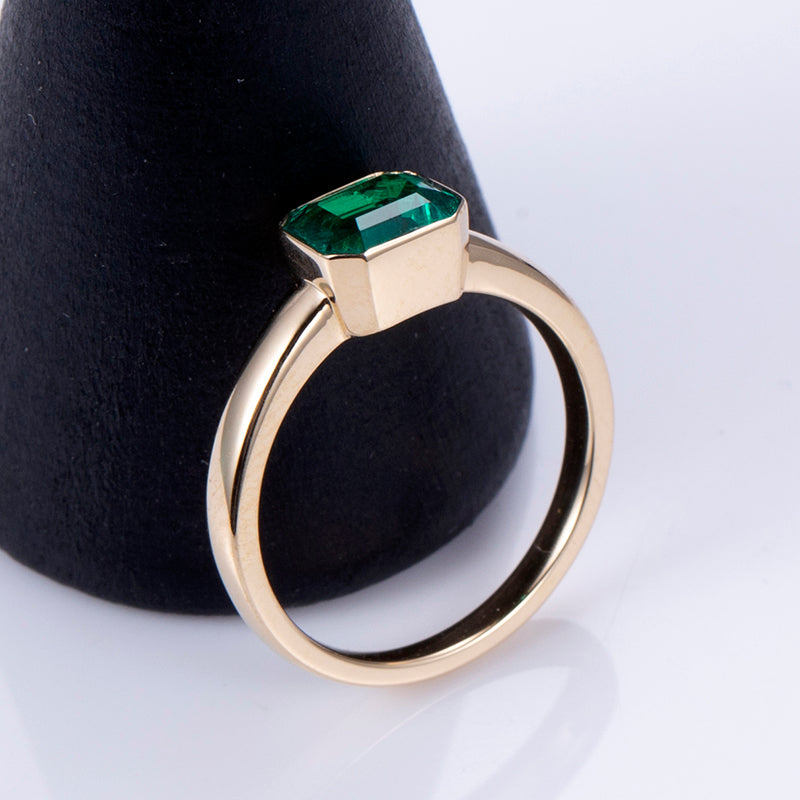 18k Gold 1 Carat Emerald Ring