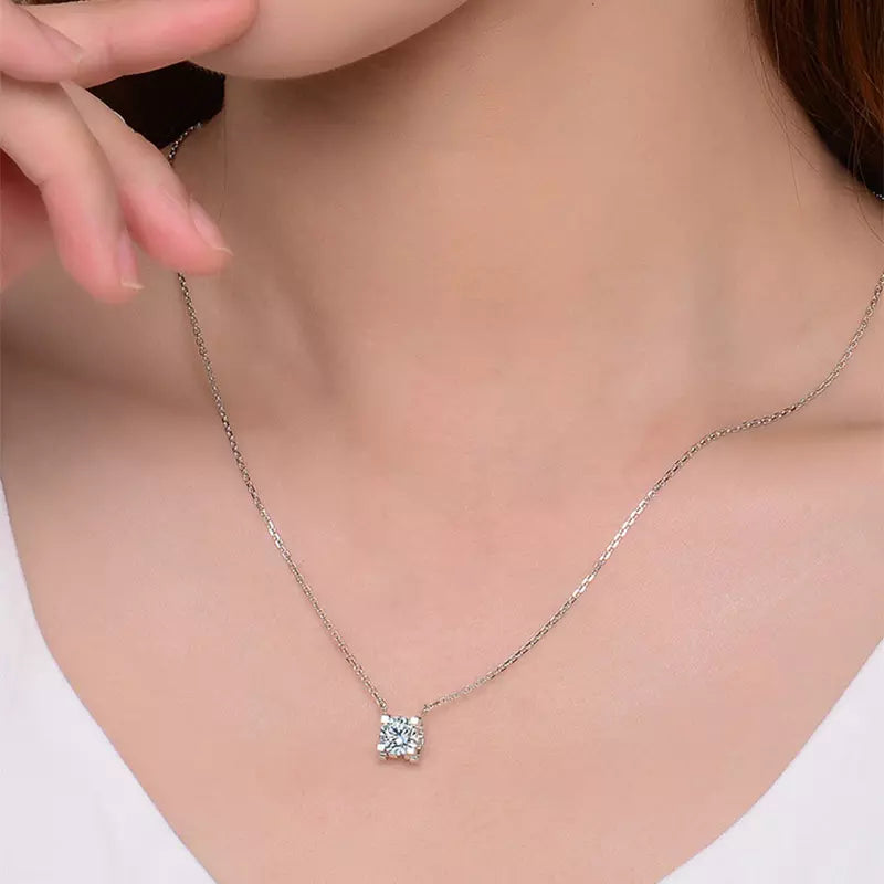 Round Cut Diamond Necklace 18K White Gold