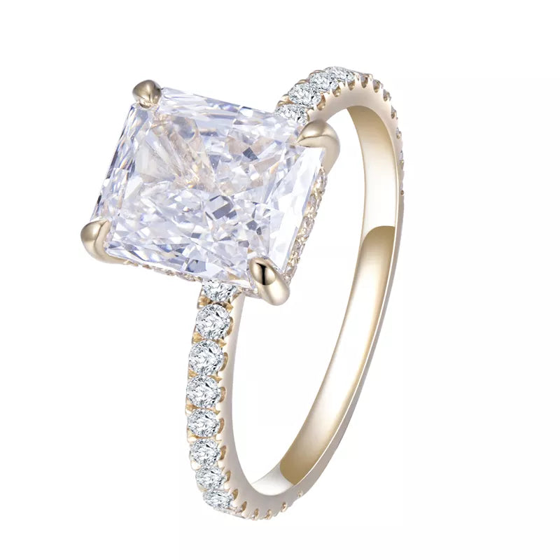 Gold Radiant Cut 2.23Ct Diamond Solitary Ring