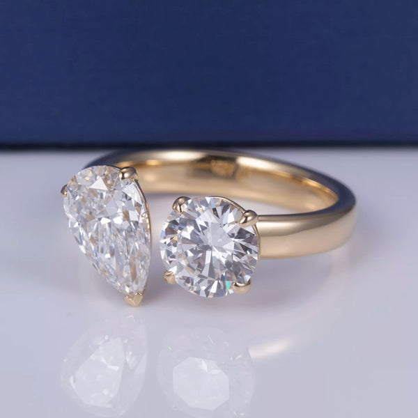 1ct Pear 1ct Round Toi et Moi Diamond Ring