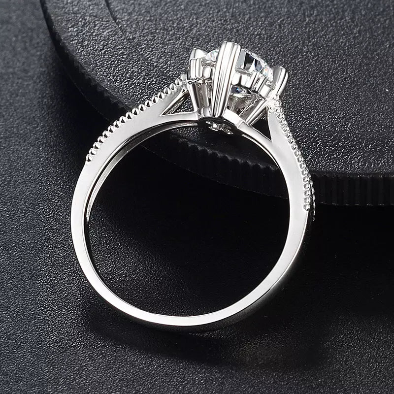 18k White Gold Engagement Diamond Ring